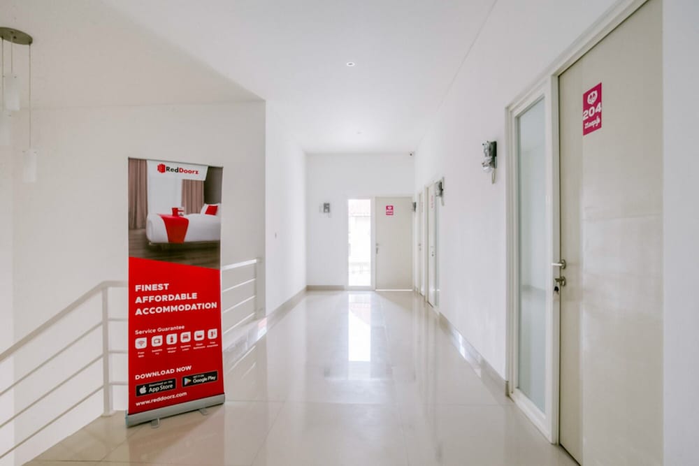 Фото RedDoorz Syariah near Lapangan Pancasila Simpang Lima