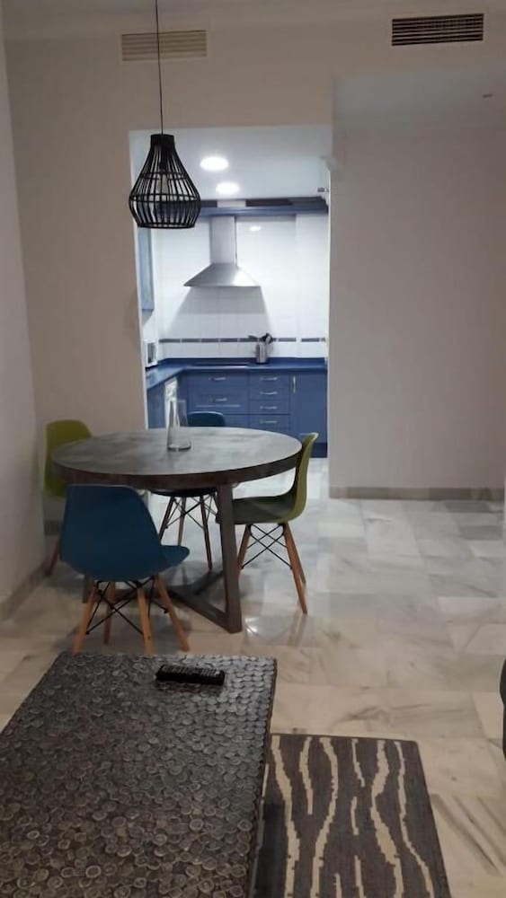 Фото Wish-Suite San Luis de Sevilla Apartment