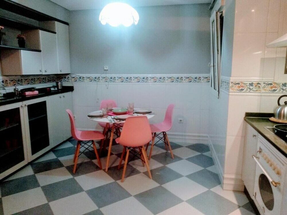 Фото Wish-Suite San Jacinto de Sevilla Apartment