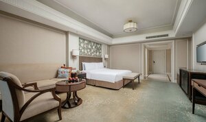 Grand Hotel Haikou (Hainan Province, Haikou, Binhai Avenue), hotel