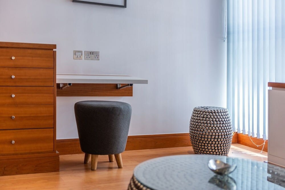 Фото Tower Hill City Centre Luxury Apartments