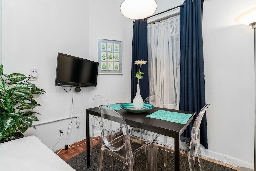 Фото Perfectly Located near Restaurants, Shops, & Sites