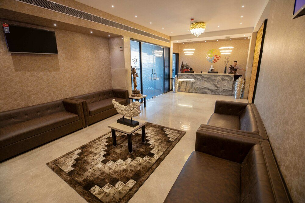 Фото Grand Seasons - The Business Hotel