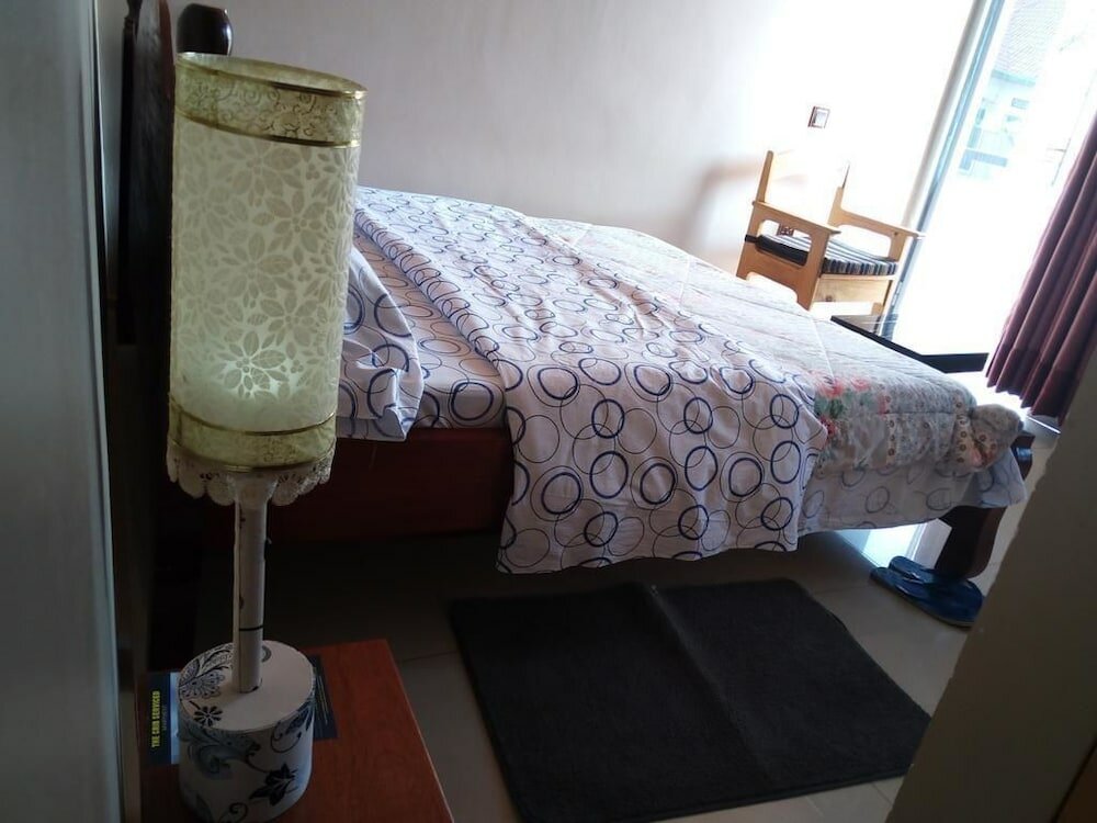 Фото The Crib Serviced