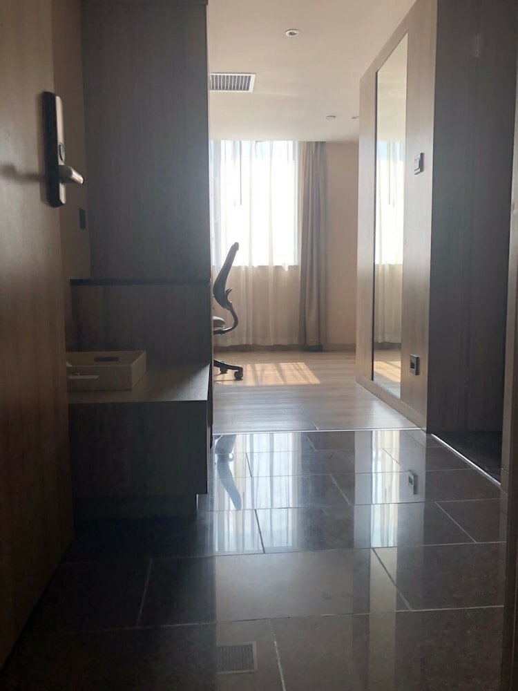 Фото More Residence Guangzhou Huaqiaoxincun