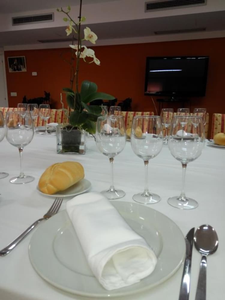 Фото Hotel Ahc Cáceres