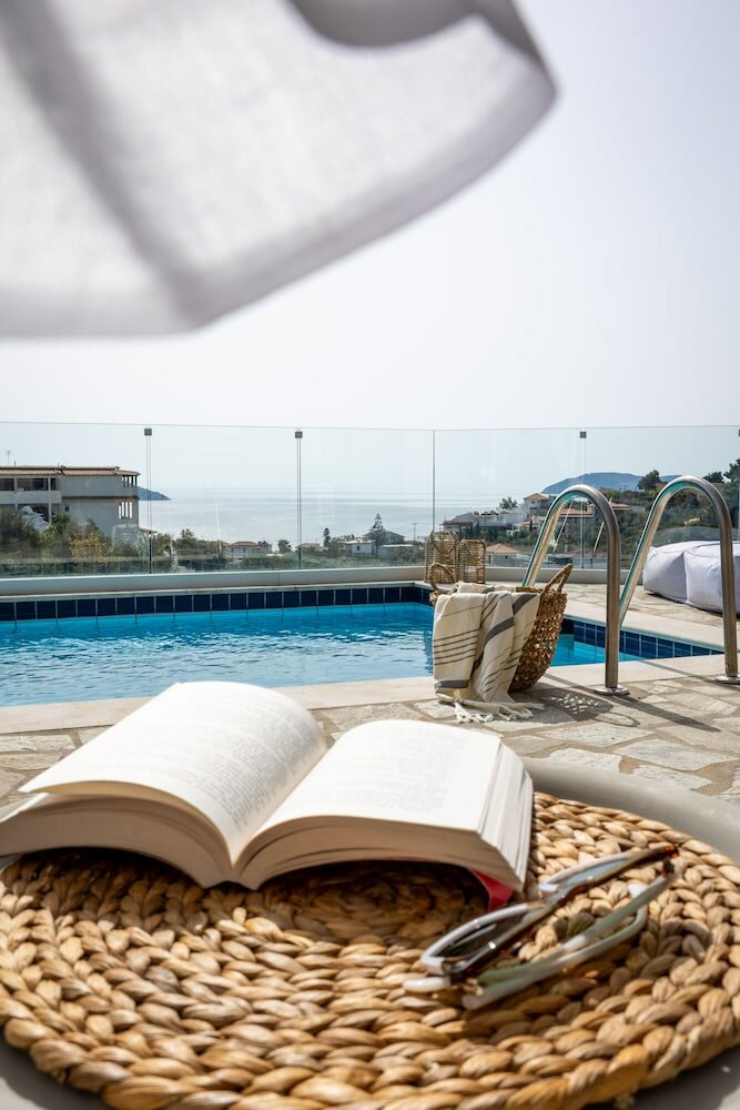 Фото Avaton Suites & Villa Philian Collection