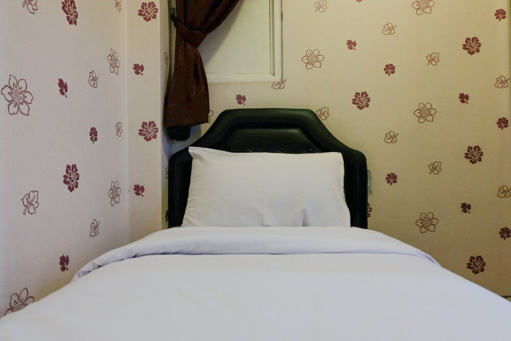 Фото Best Deal 2Br At Suites @Metro Apartment