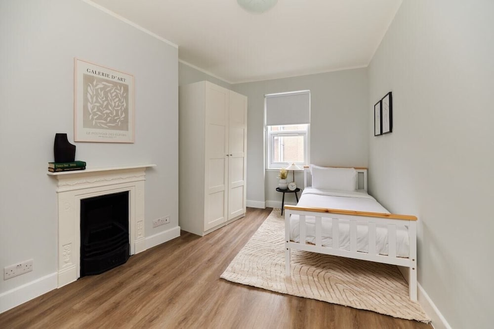 Фото The Fulham Escape - Alluring 5bdr Flat