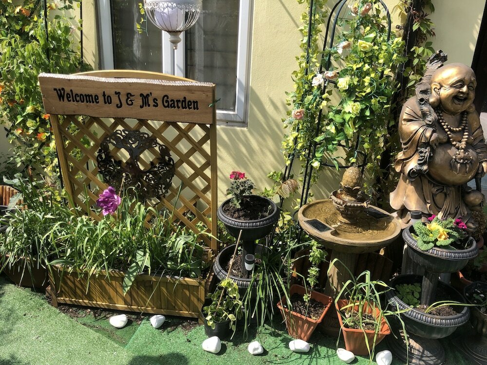 Фото Centrally Located 4 Bedroom House