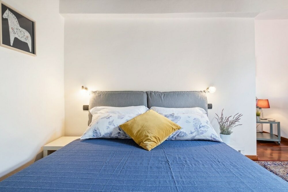 Фото Piazza dei Tribunali Apartment