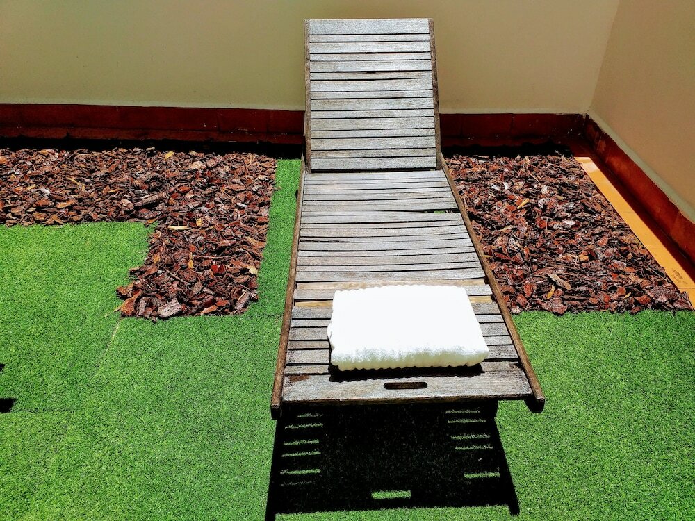 Фото Large Apartment with large and sunny Terrace - Garden & Outdoor Gym, Alicante Center