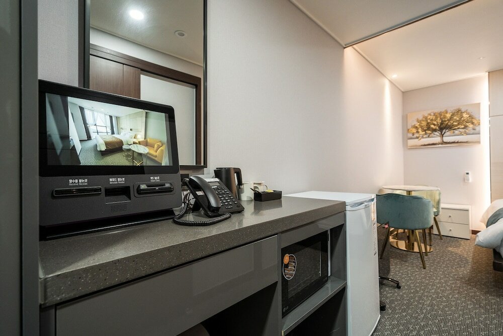 Фото GriffinBay Hotel