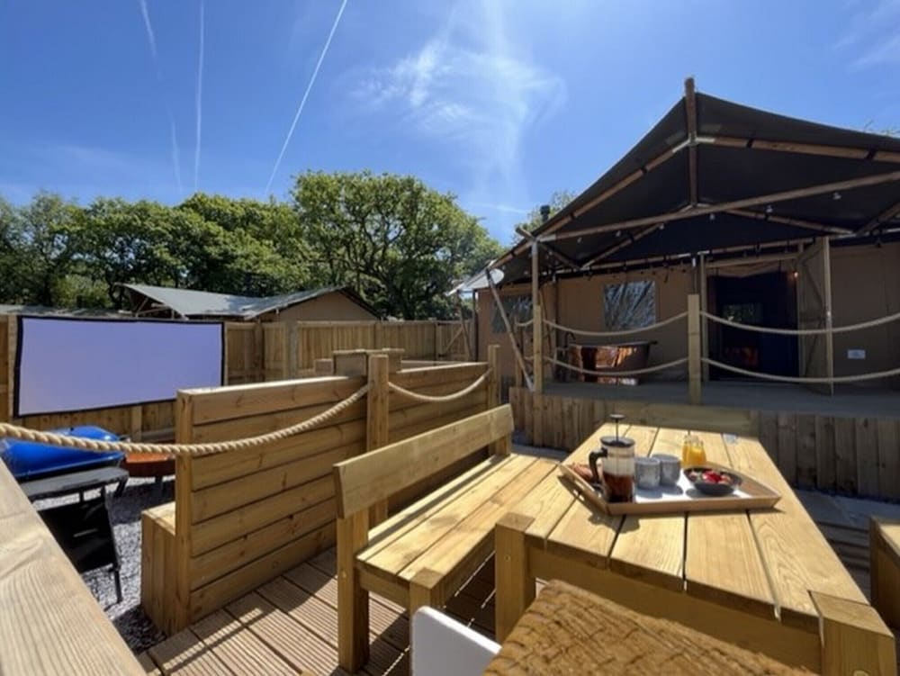 Фото Jungle Book Safari Tent