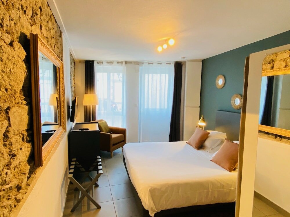 Фото Hôtel Saint-Michel