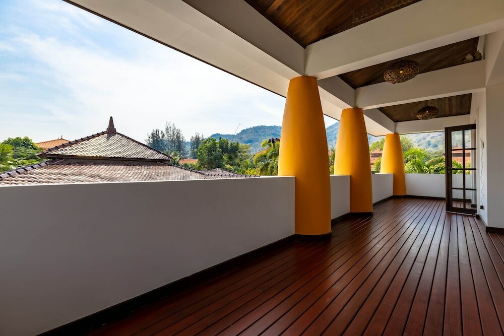 Фото Bali Style Mansion In Great Location Hg