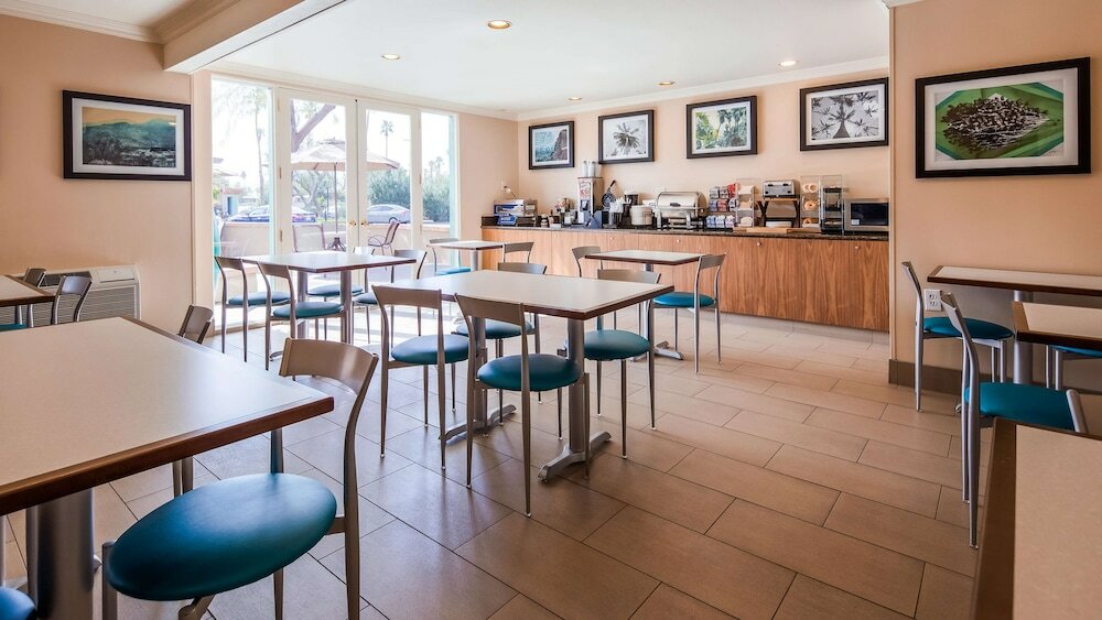 Фото Best Western Date Tree Hotel