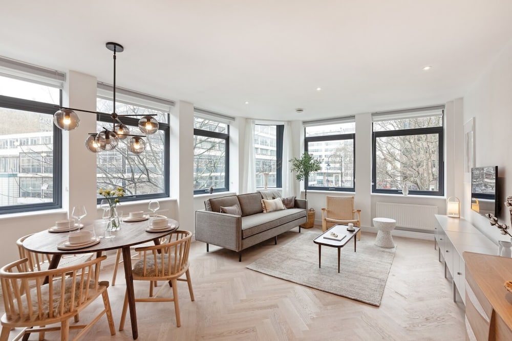 Фото Designer 2 Bedroom Apartment in Holborn