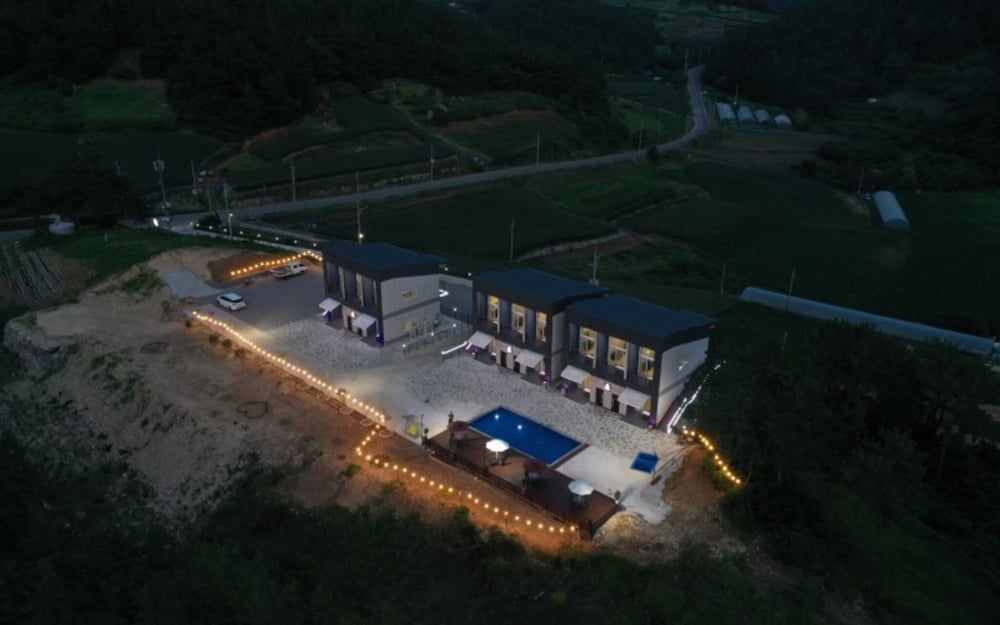 Фото Yeosu Beach Castle Pension