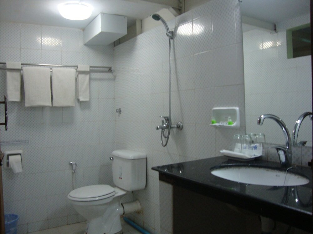 Фото Yangon Urban Hotel