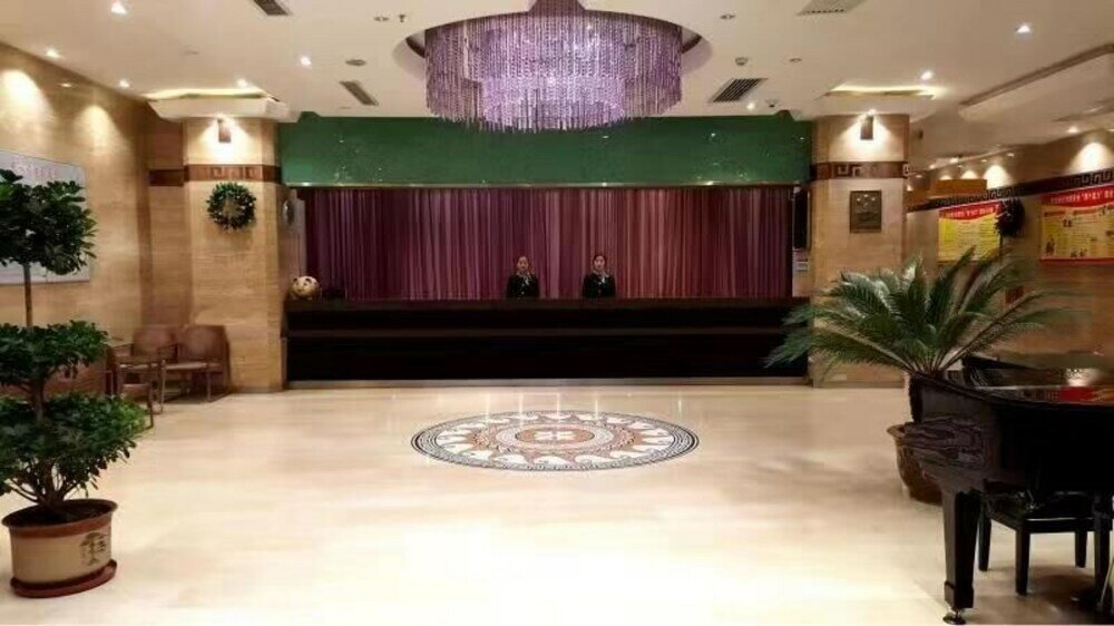 Фото Dongfang Hotel