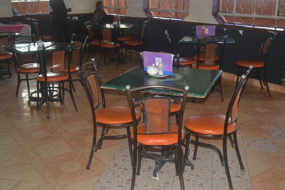 Фото Maendeleo Parkview Hotel