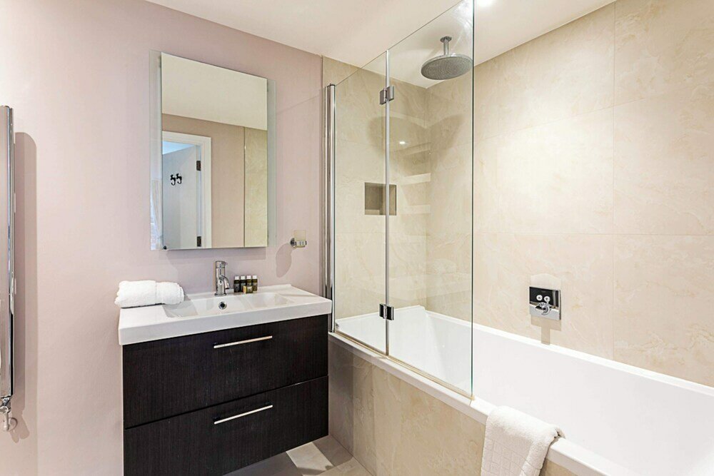 Фото Luxury and Modern Bayswater Apartment