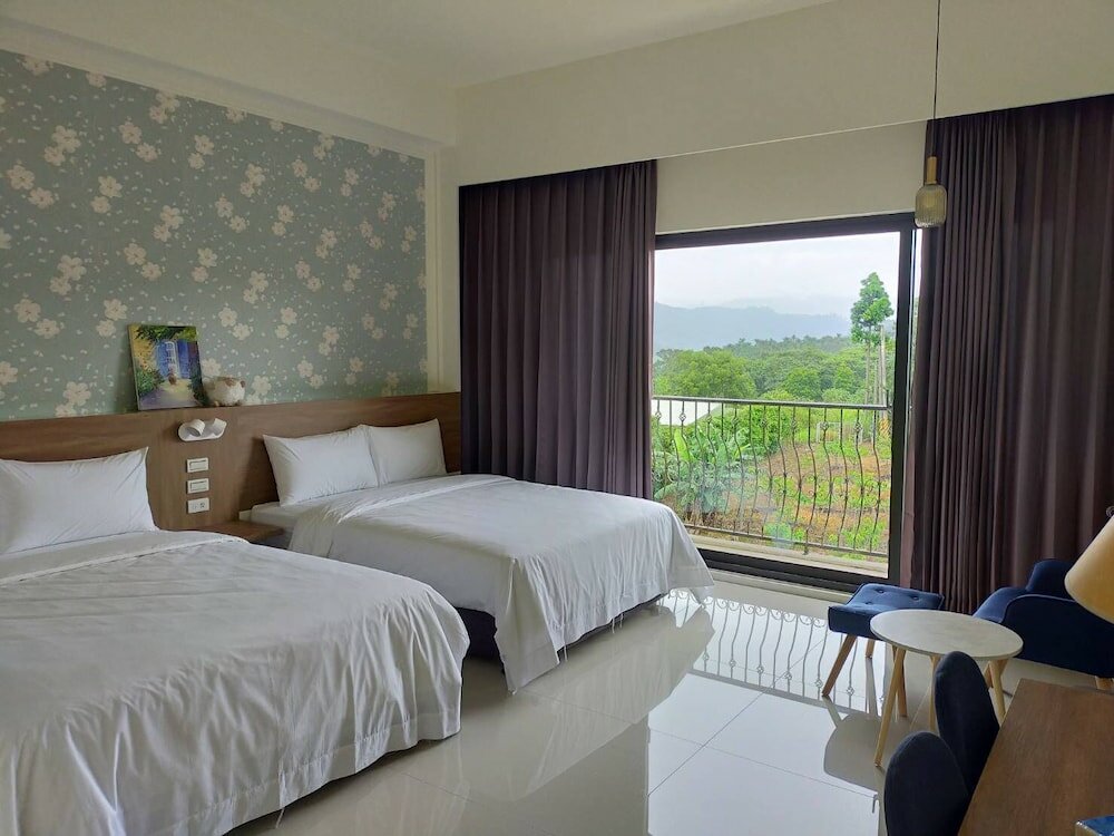 Фото Chulu Manor Hotel