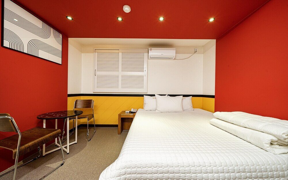 Фото Busan Daeyeondong Hotel With