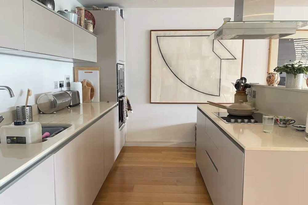 Фото Chic 2bd Flat With Private Balcony - Greenwich