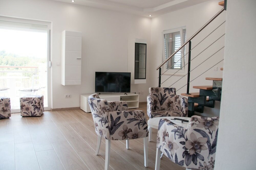 Фото Hvar-Holiday Apartments