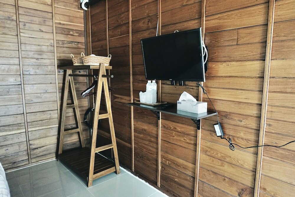 Фото Tha Ma-O Bouteak Homestay