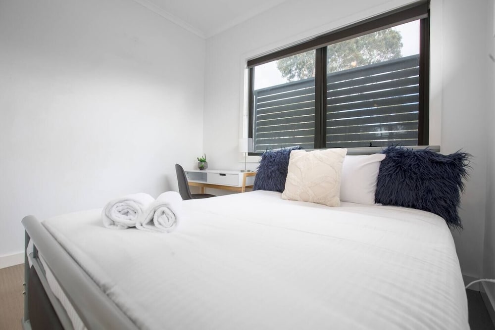 Фото Stunning 3beds Near Knox Shopping Centro@wantirna