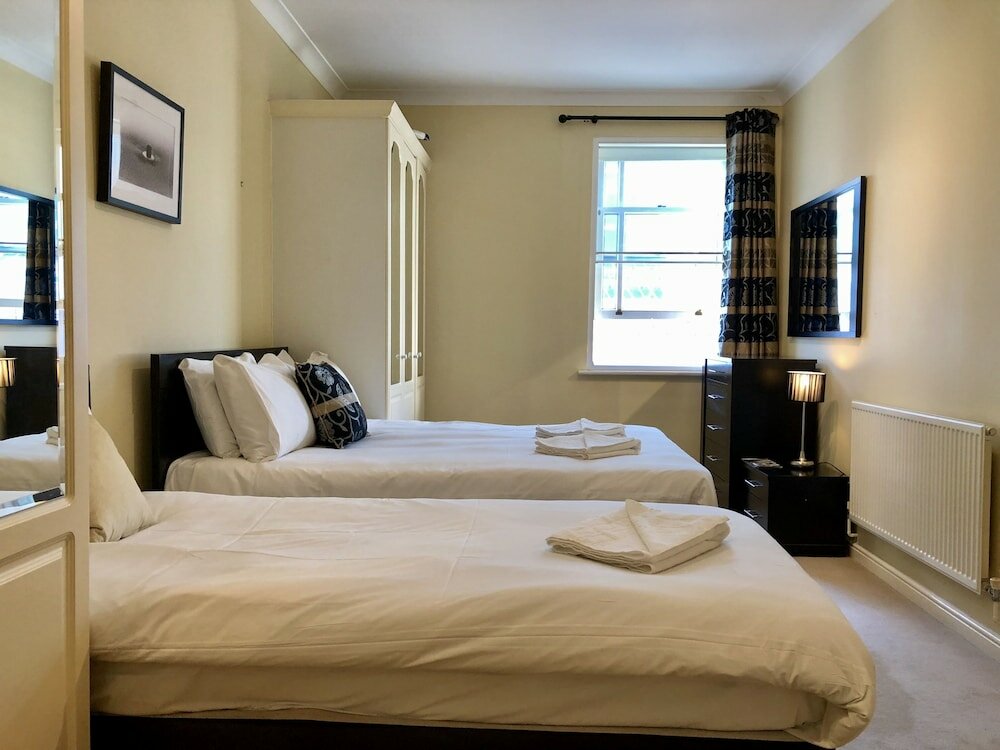 Фото Apartment Next to Victoria Station