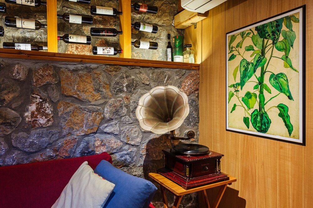 Фото Escape in the Forest, Cosy Chalet with Home Cinema