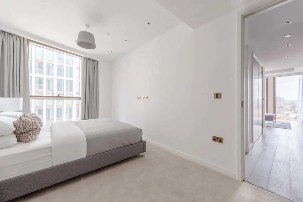 Фото Luxurious 2bd Flat by the River - Vauxhall