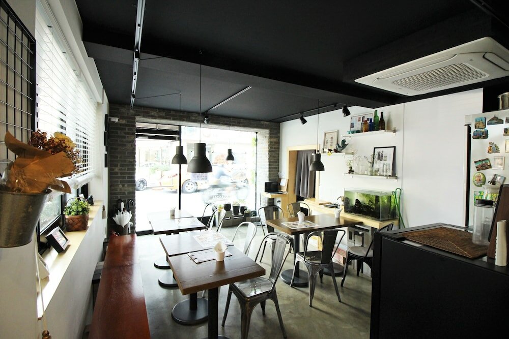 Фото Hi Jun Guesthouse