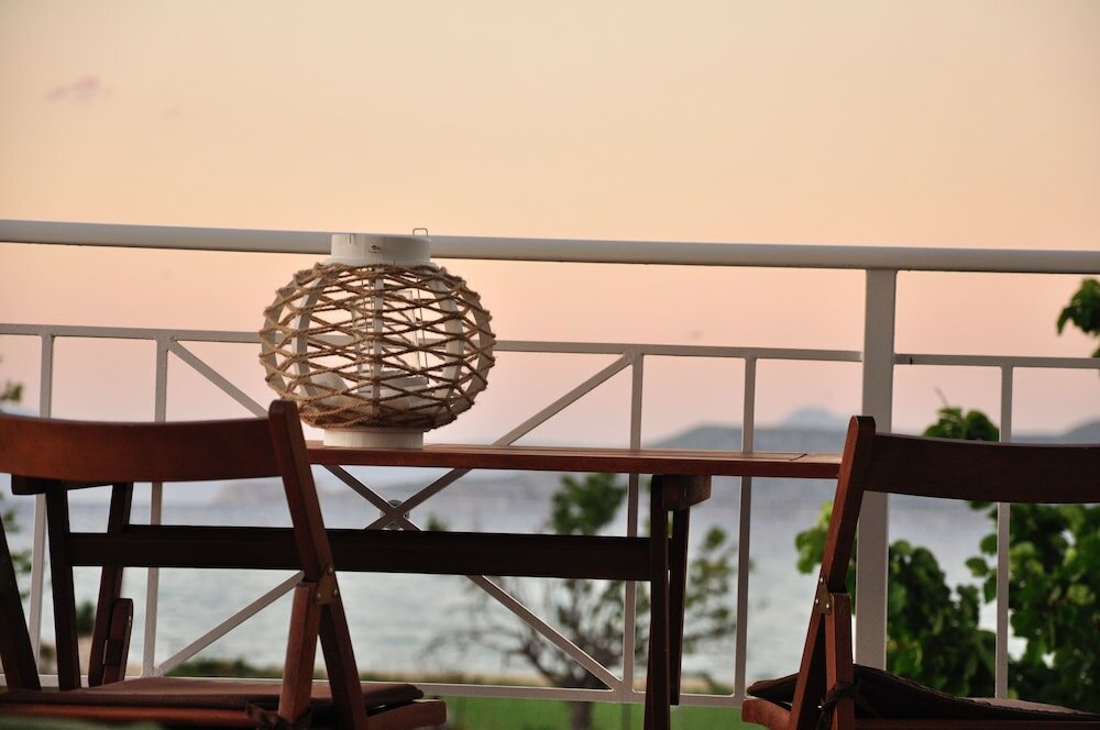 Фото Phoenix Beachside Condos