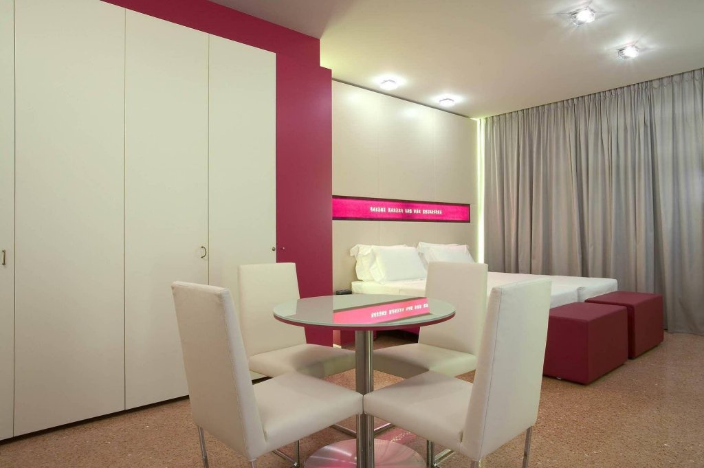 Фото Una Hotels Bologna Centro