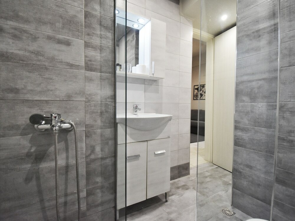 Фото Petite Apartment