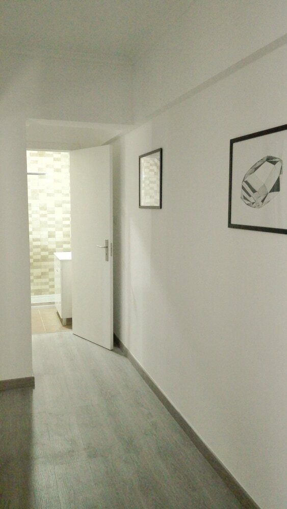 Фото Odivelas metro hospedagem