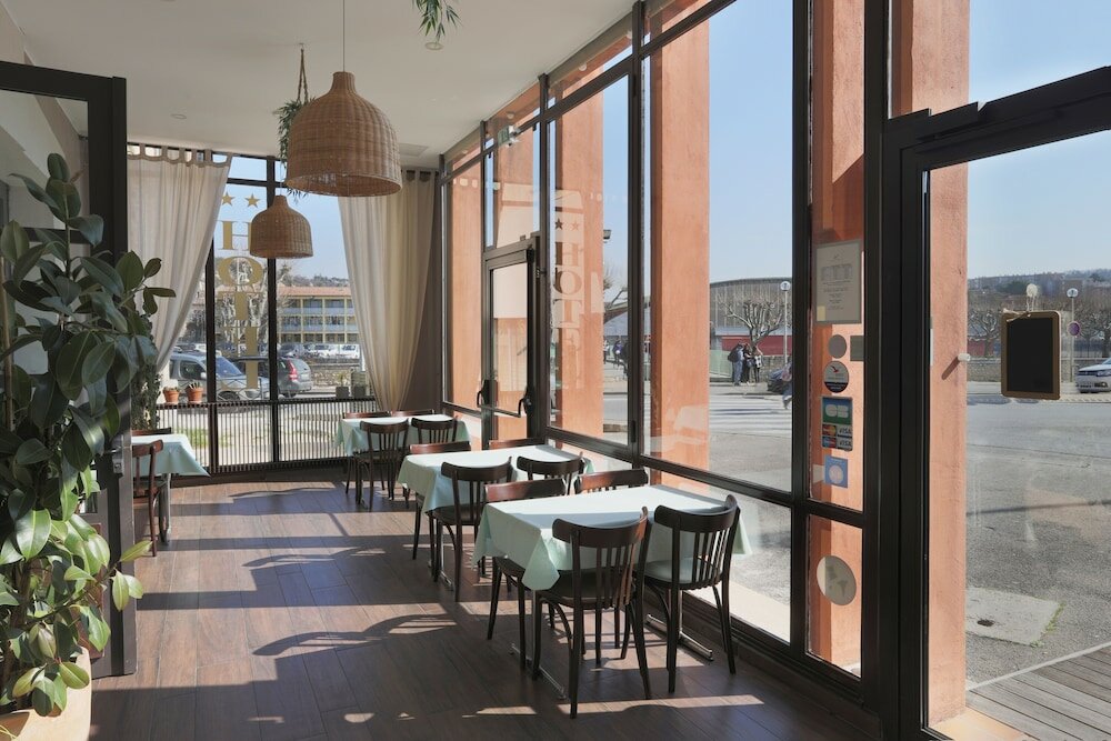 Фото L'Aptois Hotel