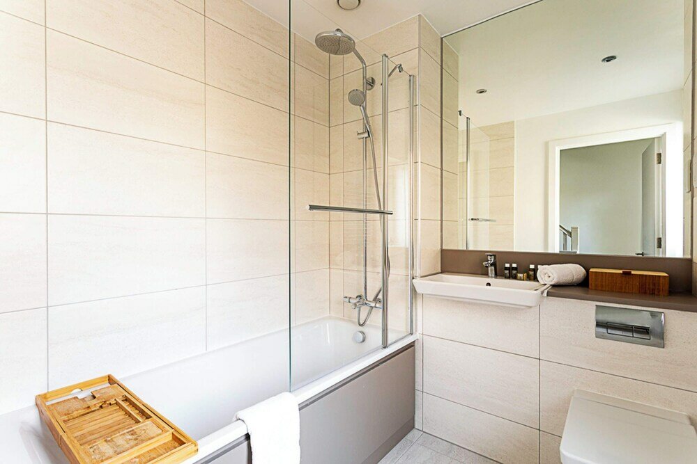 Фото Quiet and Spacious Four Bedroom House