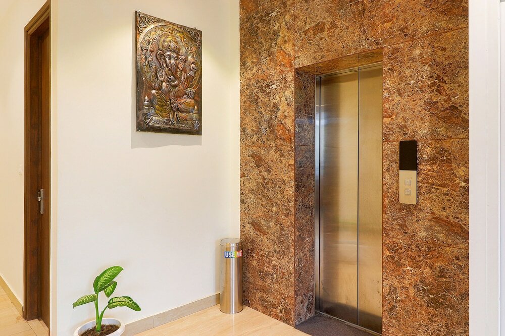 Фото Fabhotel The Premium Suits