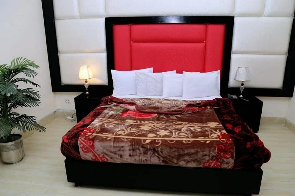 Фото Hotel Aarsh Palace