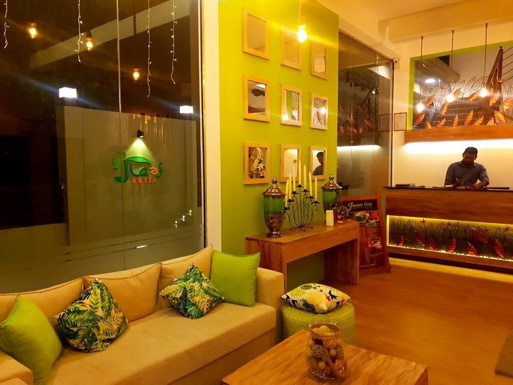 Фото J Leaf Hotel