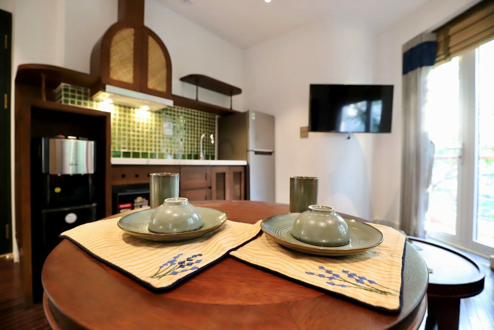 Фото The Quarter Apartment