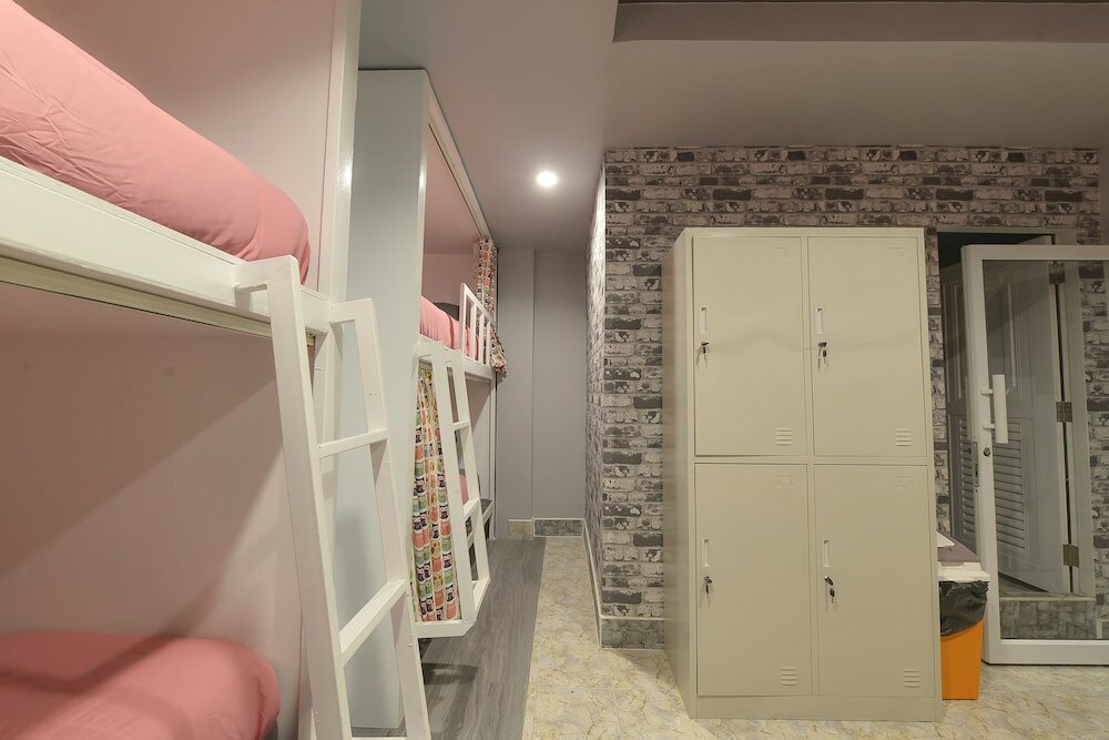 Фото Livit70's hotel & hostel