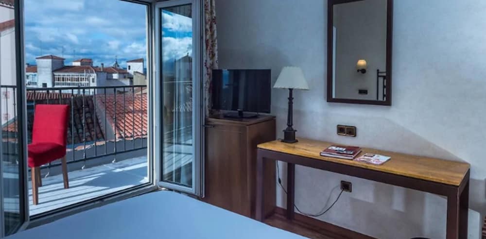 Фото Hotel Palacio de Valderrábanos