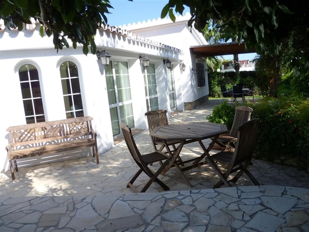 Фото Private Cosy Villa in Marbella Area